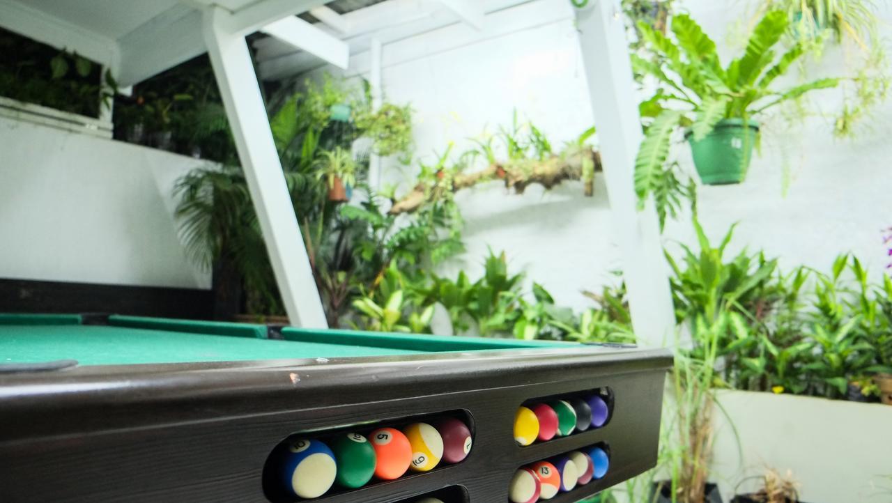Humble Hut Hostel Manila Luaran gambar